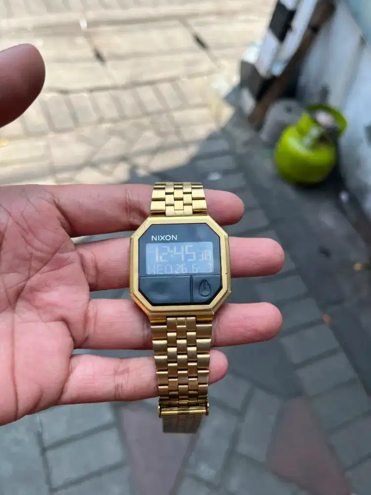 Nixon re run gold