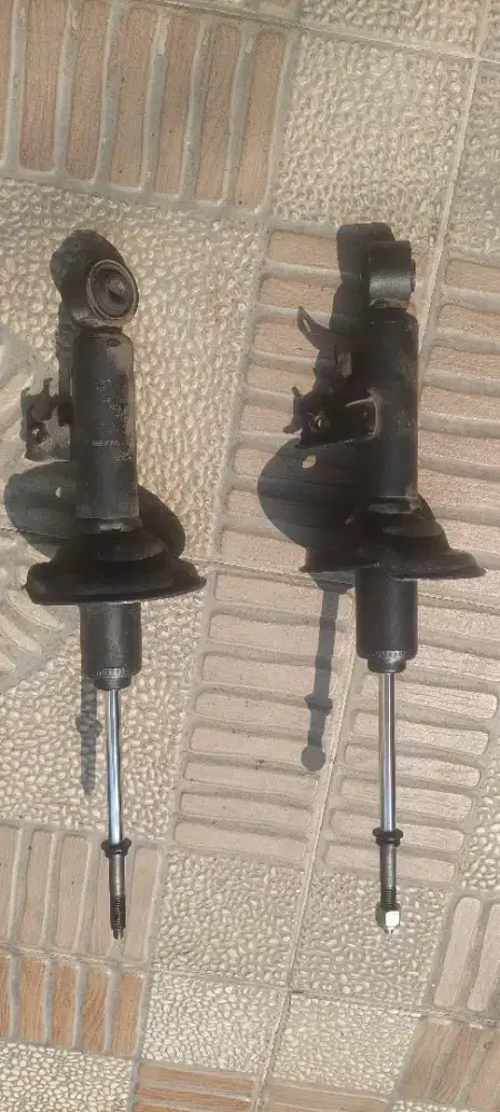 Shock breaker depan inova reborn