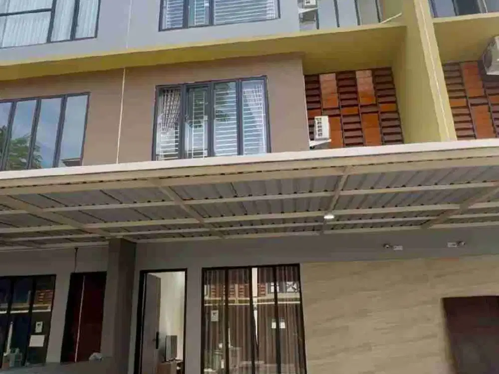 Disewakan Rumah 3 Lantai Full Furnished di The Icon, Batam Center