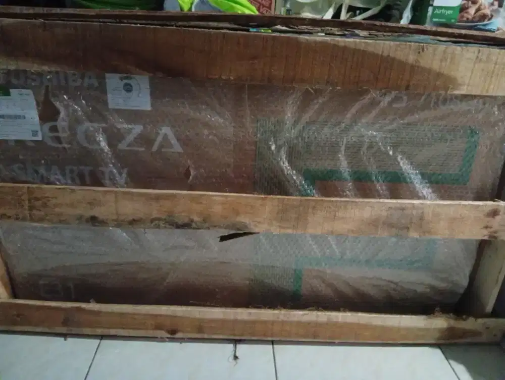Toshiba TV smart TV Full  HD  43E31RP Baru Segel & garansi