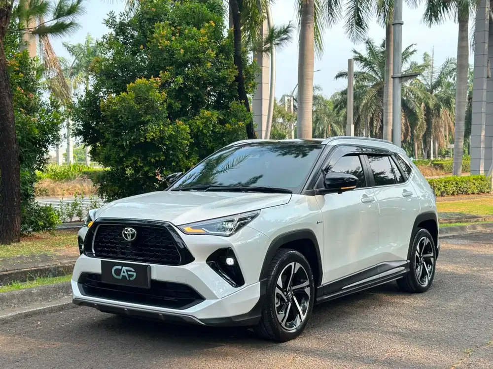 Toyota Yaris Cross GR Hybrid two tone 2024