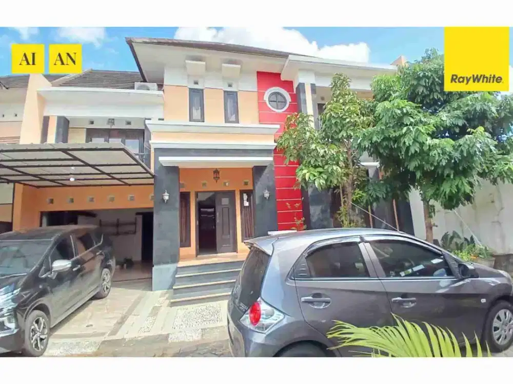 disewakan rumah 2,5 lantai di perum kuantan regency. Ada garasi/ carpot, listrik.2200 W, hadap utara, SHM, PBB. ( 506.ai/an ).