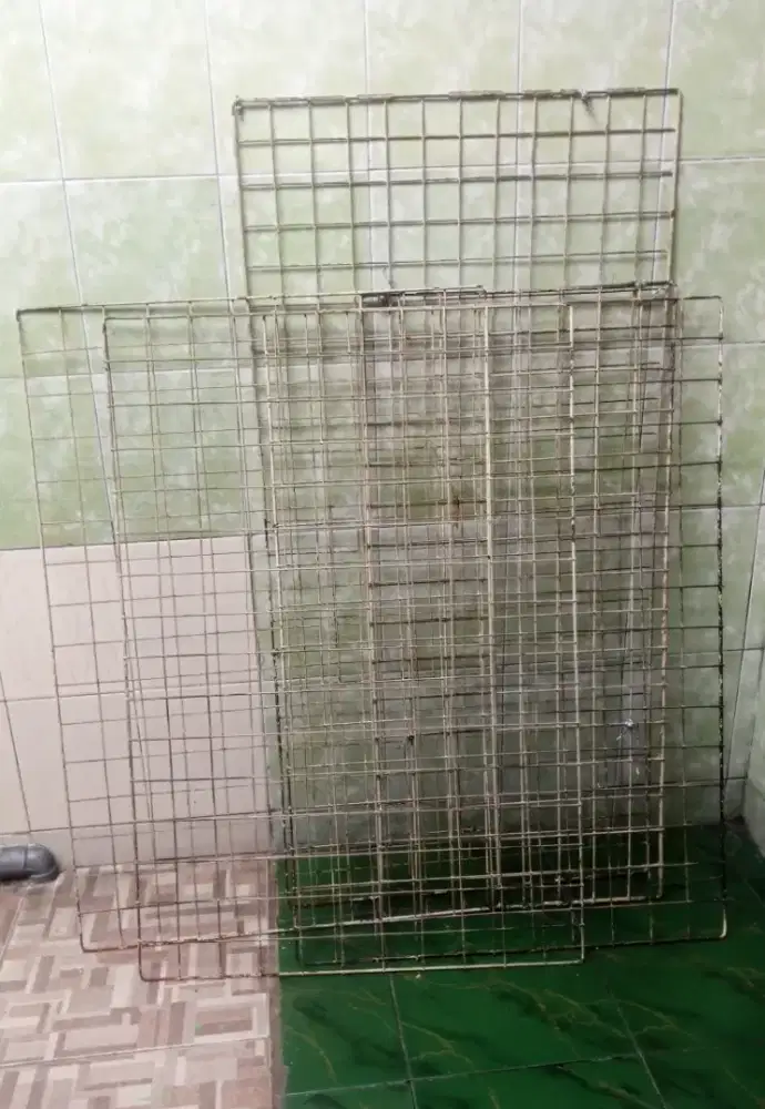 PRELOVED
5 PCS DISPLAY BESI DINDING
UNTUK DINDING DAGANGAN