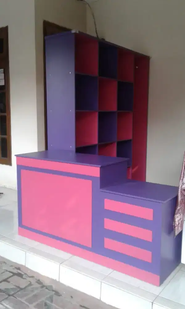RAK DAN MEJA LAUNDRY