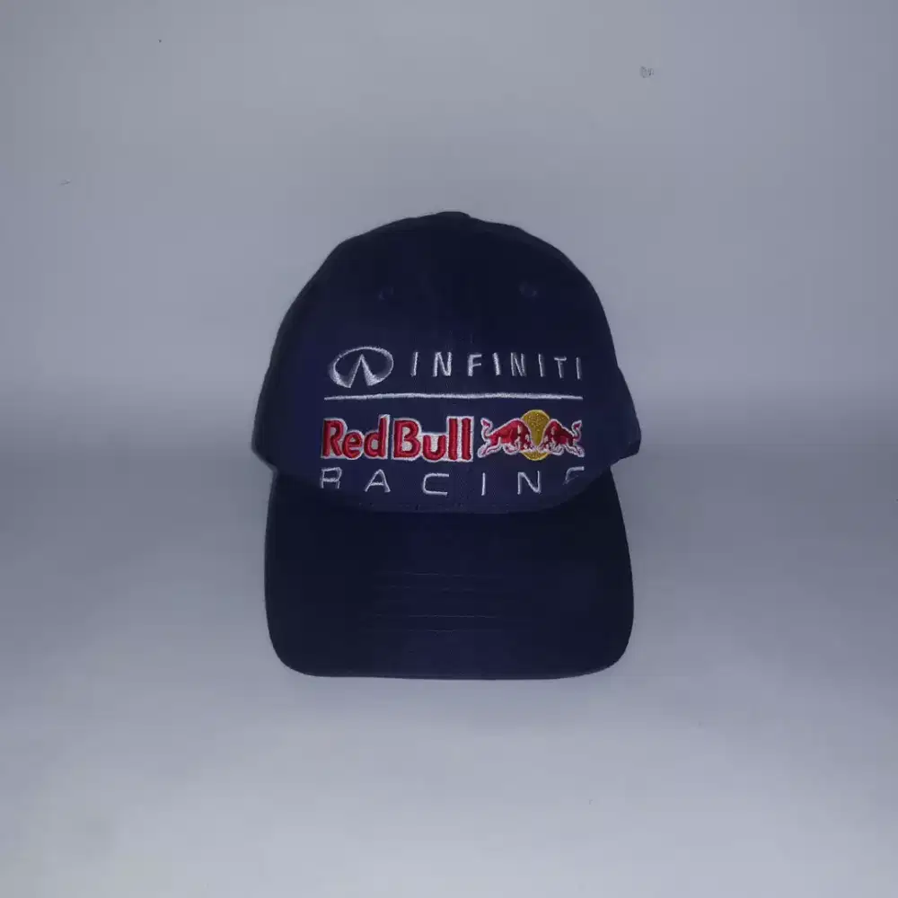 Topi Red Bull Racing