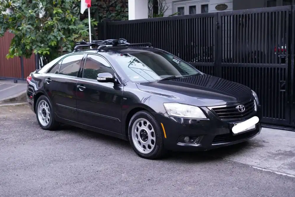 Toyota Camry 2.4 V tahun 2010 - Nego