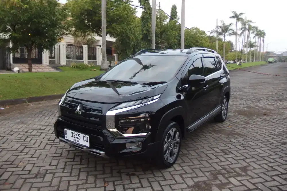 Xpander Cross premium 2022 km 20rb