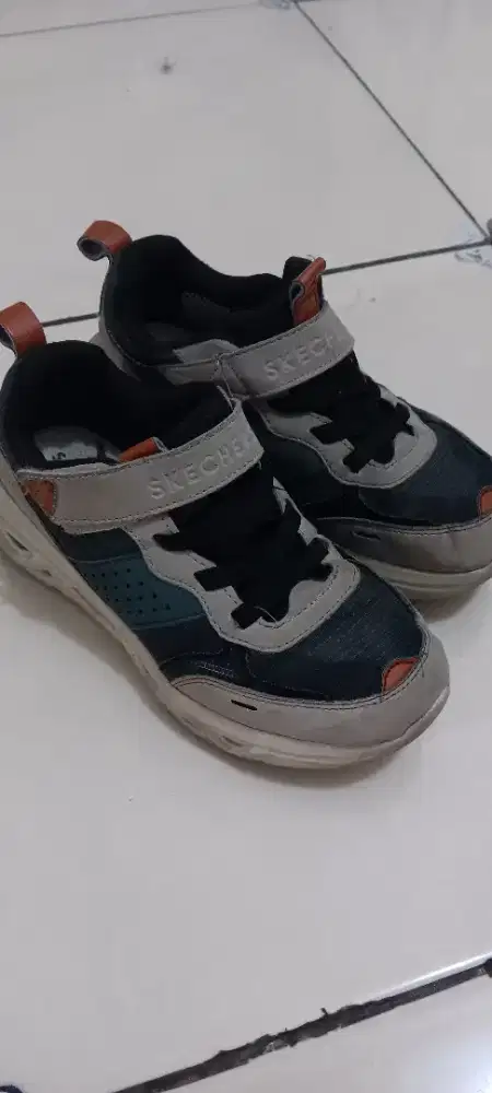 Sepatu anak Skechers