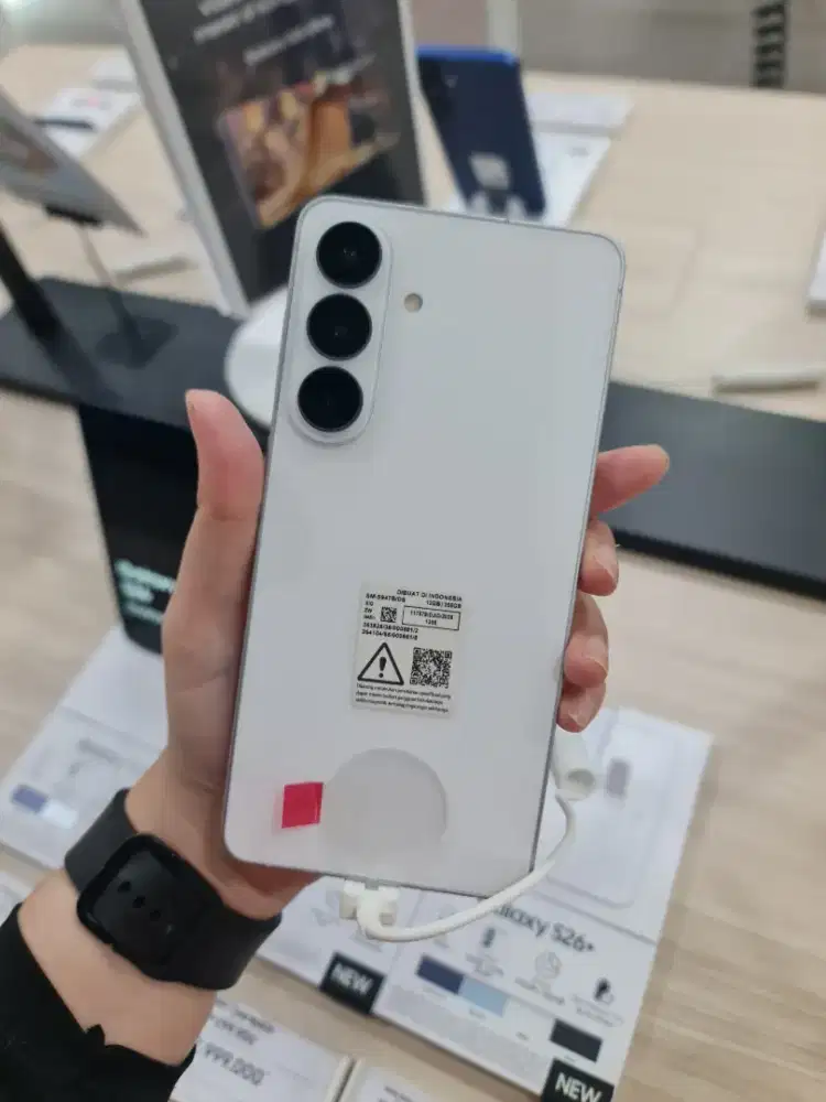 Samsung s26 plus ram 12 internal 256 garansi resmi