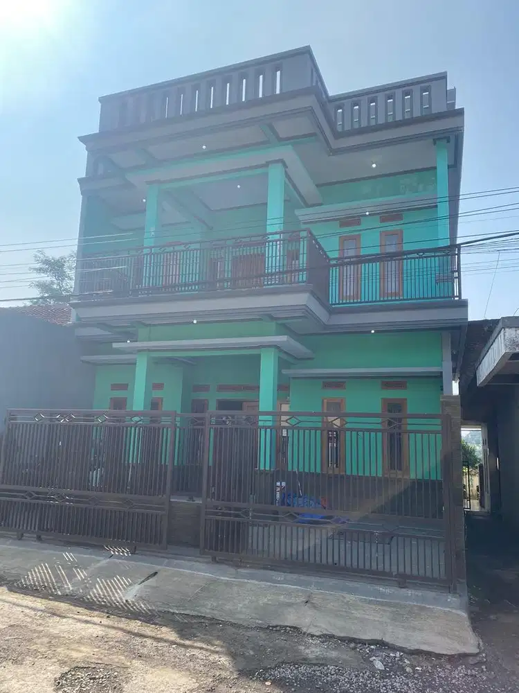 DIJUAL RUMAH 3 tingkat