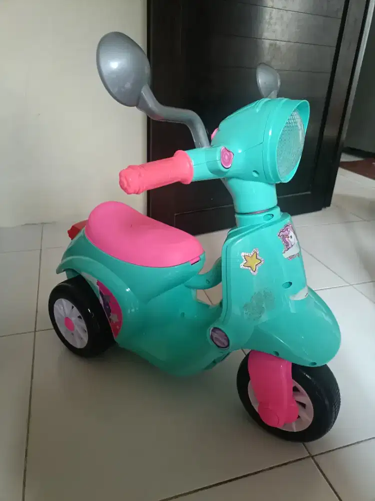 Dijual motor vespa mainan anak2