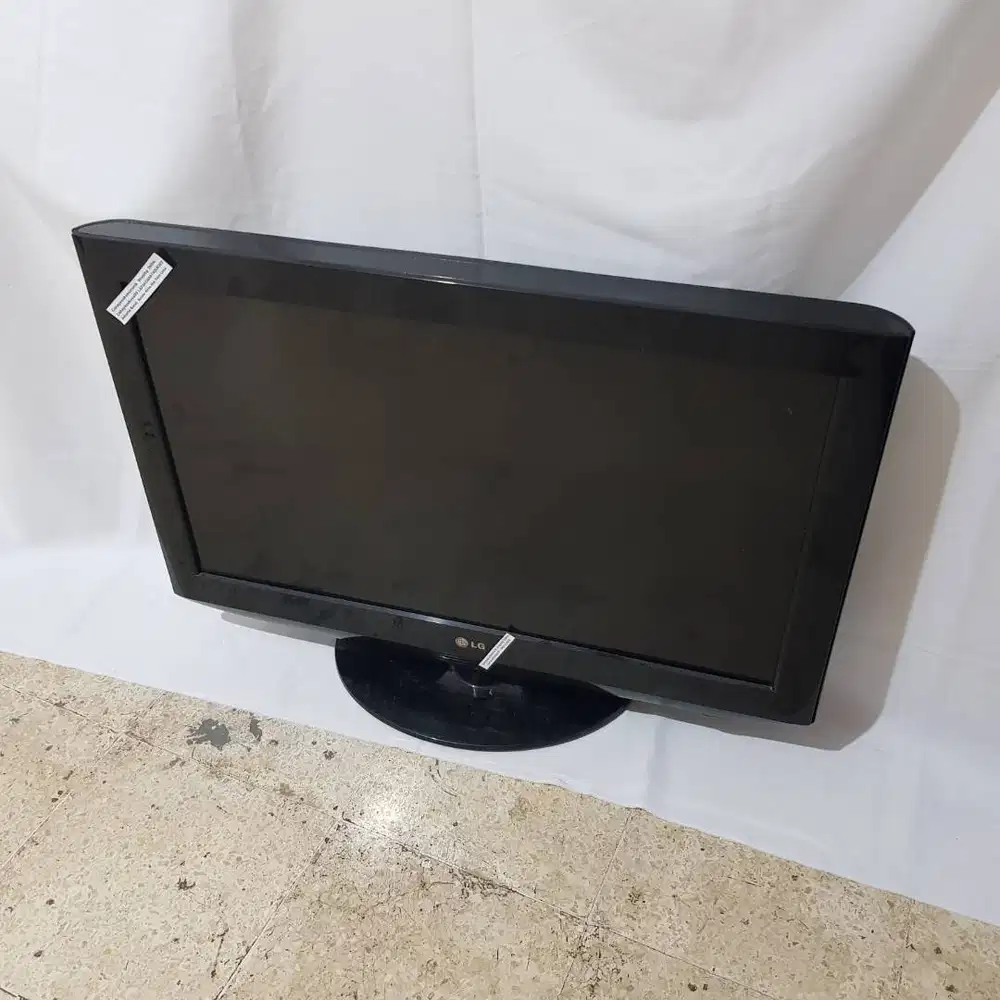 TV LED LG 32 Inch Model 32LD310 TB Kondisi Second Mati