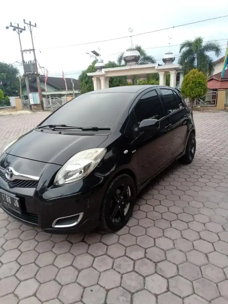 Yaris E M/T 2012