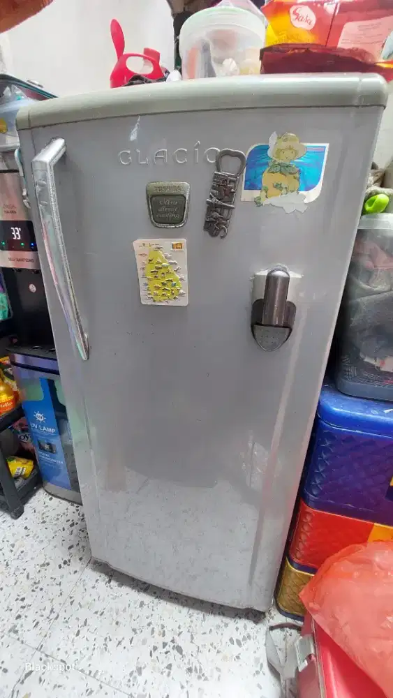 Kulkas Glacio GR-H70W