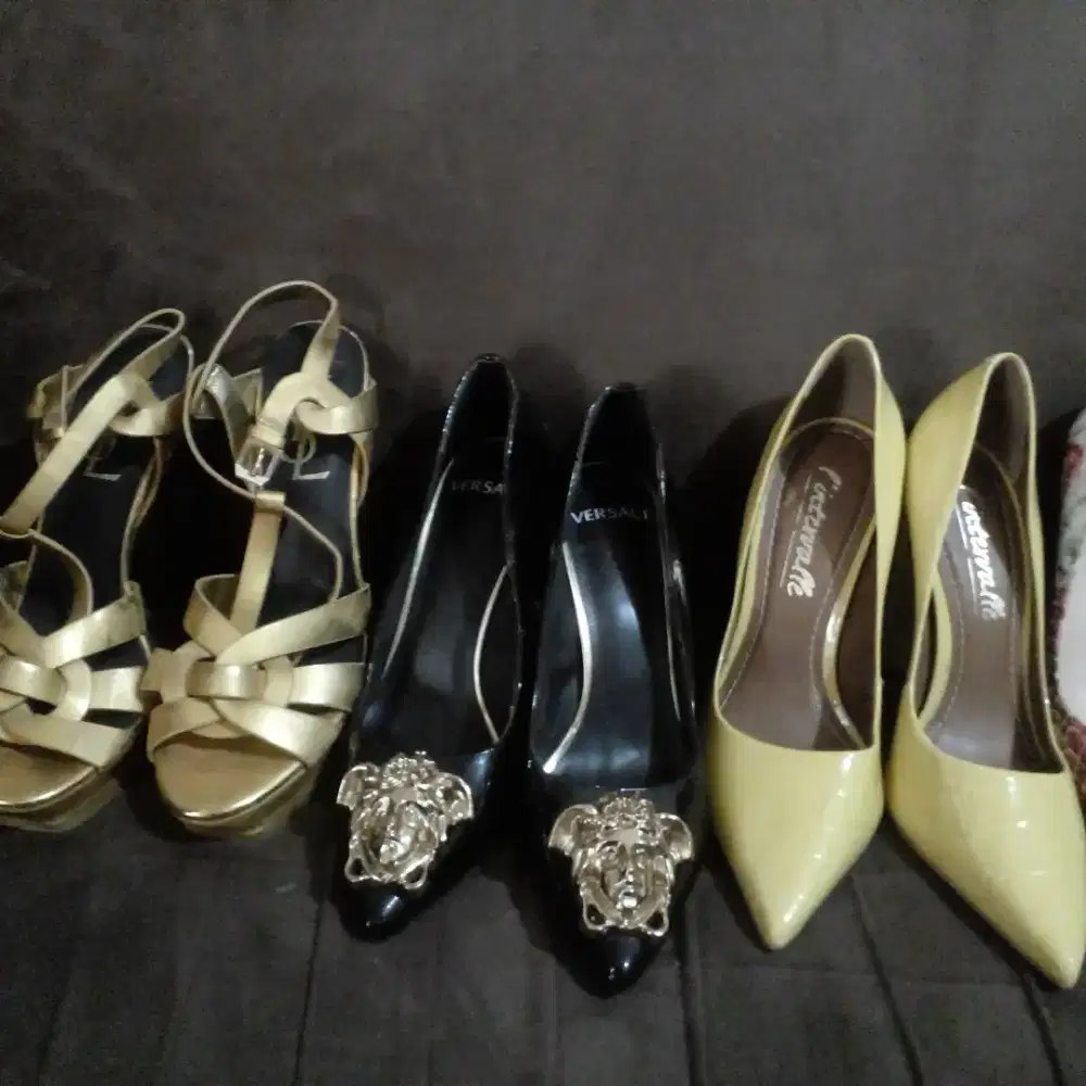 Sepatu wanita Branded