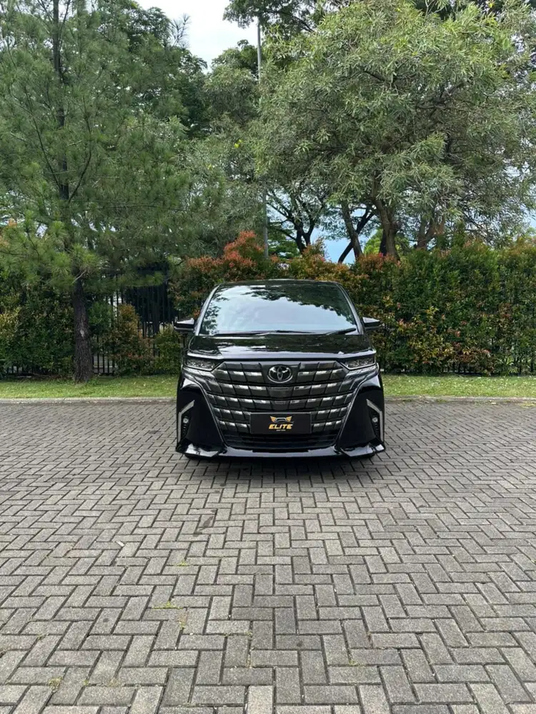 Toyota Alphard 2.5 Hybrid CVT 2024