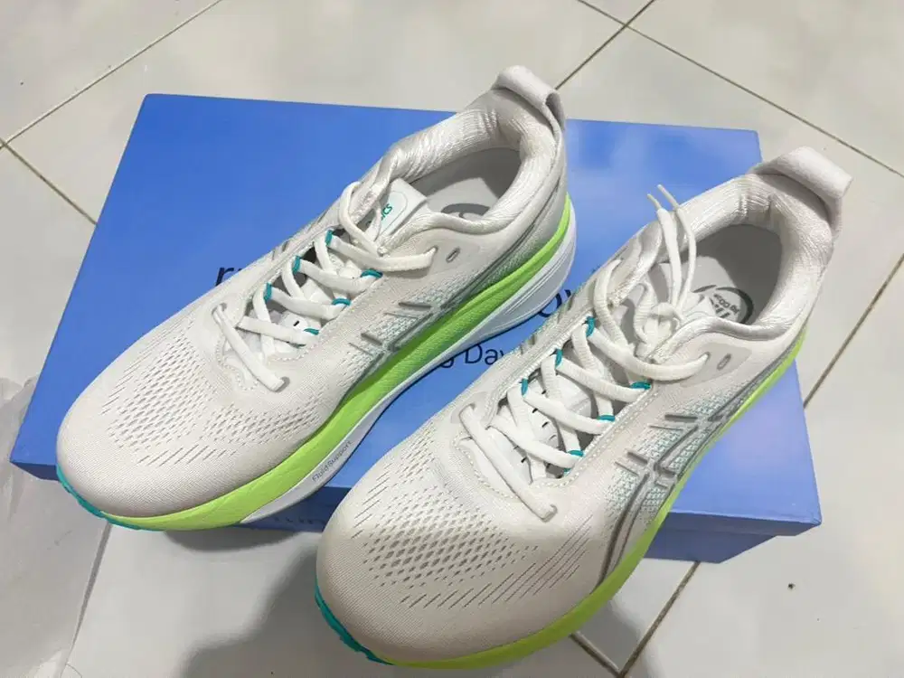 Sepatu Lari Asics Gel Kayano 33