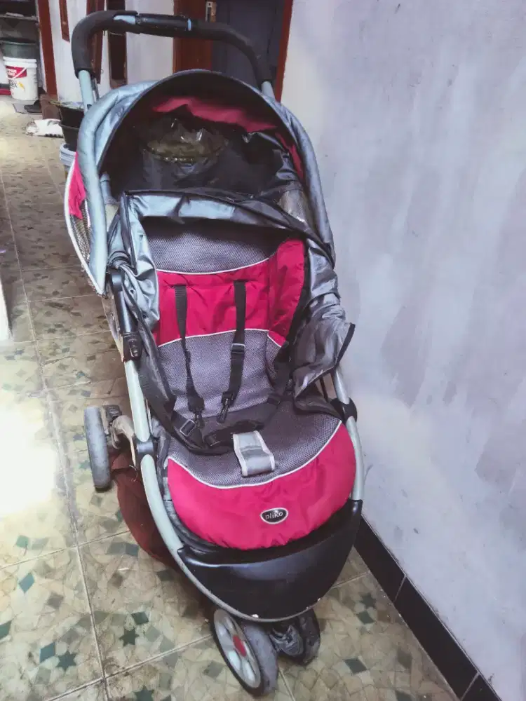 Stroller bayi bekas pakai tapi masih bagus