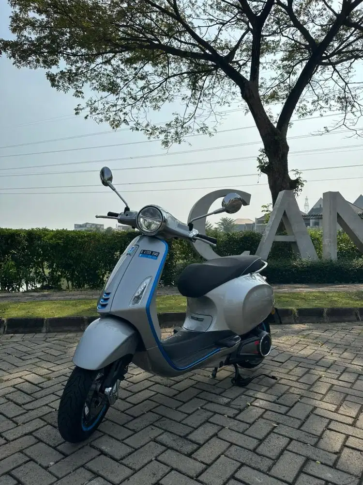 Vespa Elettrica 2023 Like New Full Paper Vespa Primavera S Vespa Lx