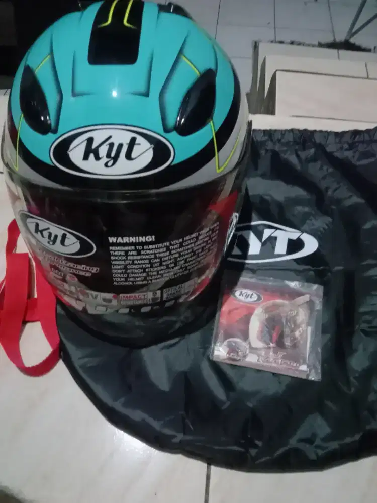 Jual cepat helm KYT DJ maru karakter size L