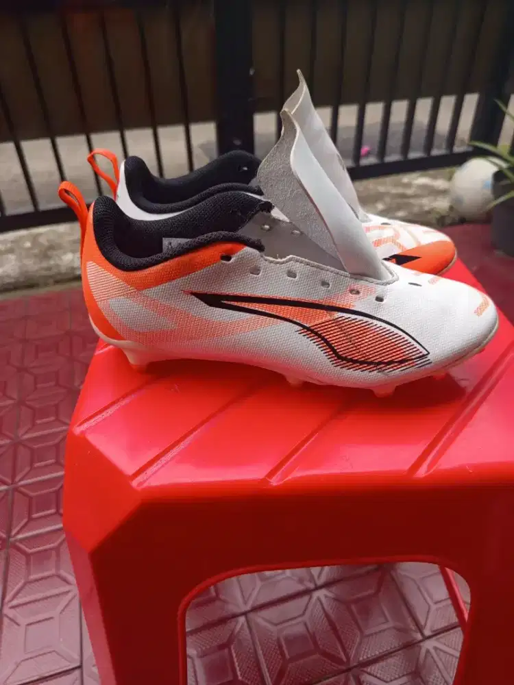 sepatu bola puma ultara 5