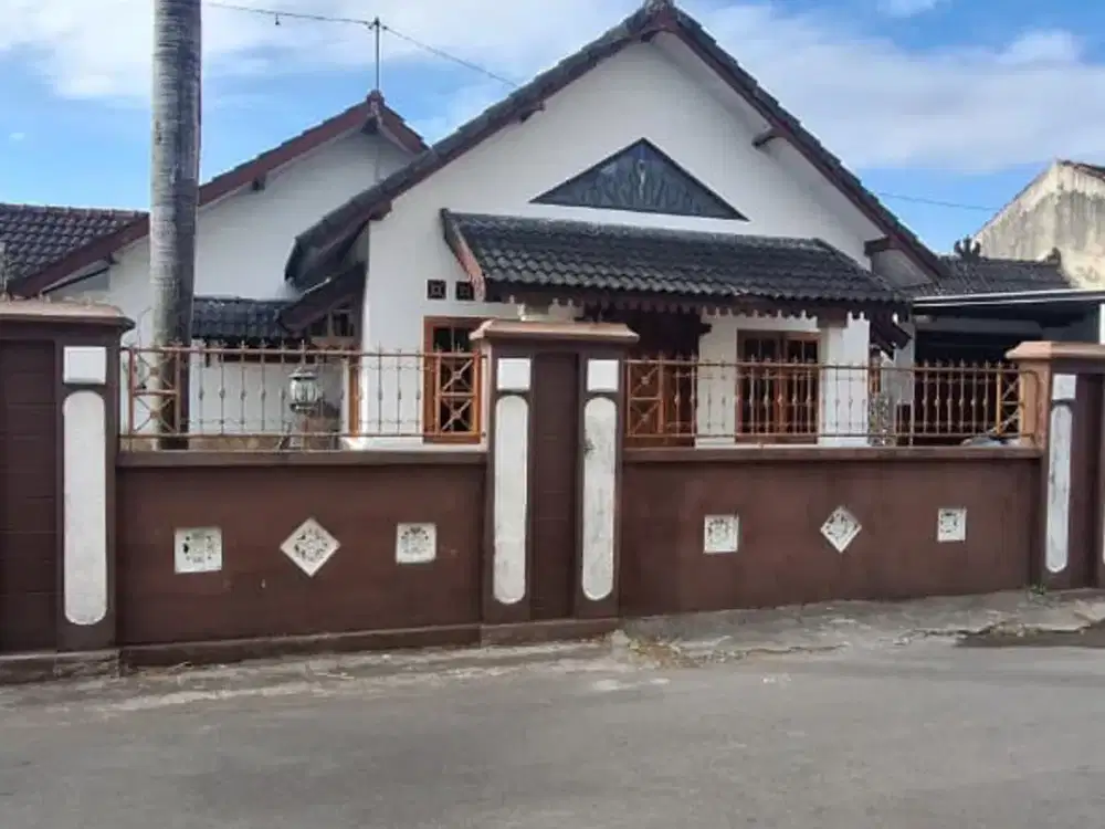 Promo Bulan Ini! Rumah Mewah Lahan Raksasa 401 m² di Purwomartani Sleman - Bonus Furnitur Jati Premium