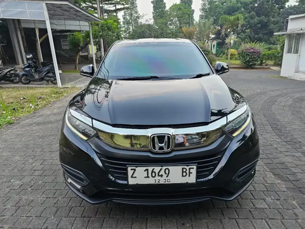 Hr-v SE 1.5 2018 A/T Facelift warna Hitam KM 60rb!