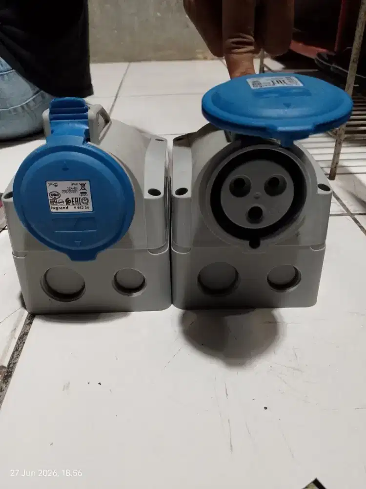 Stop kontak industri