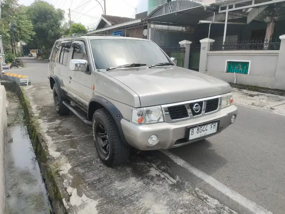Jeep Nissan Terrano