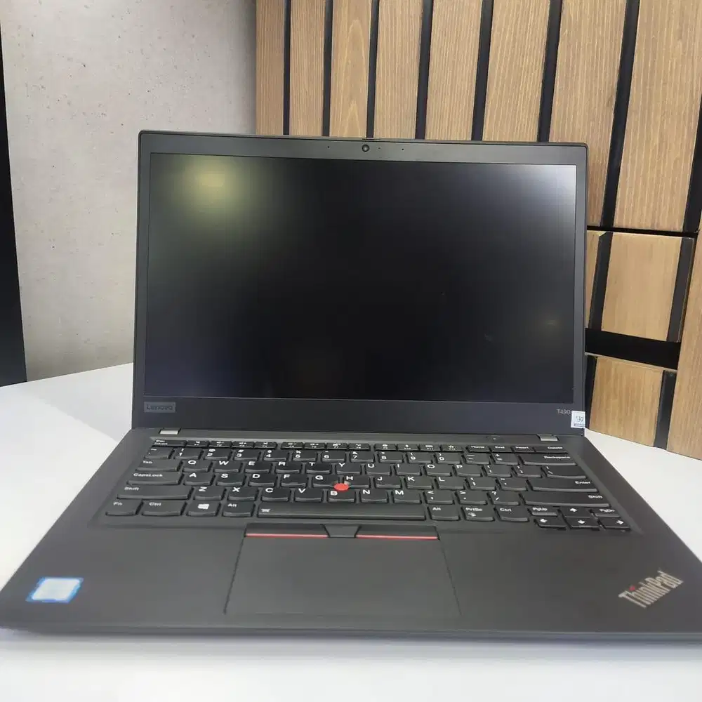 Lanovo thinkpad T490s intel core i7 gen8 16gb