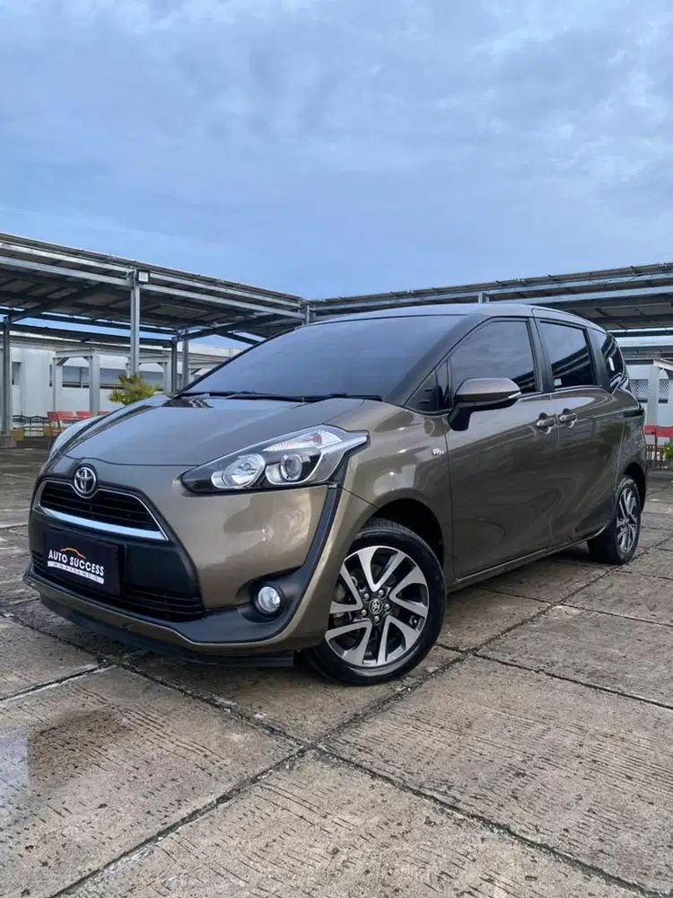 (Km Low 70ribu record) TOYOTA SIENTA V AT 2018