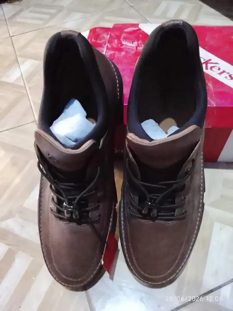 Sepatu Kulit Kickers