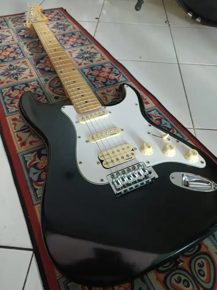 Gitar elektrik SQOE SEST 200 STRATOCASTER SQUIER PASIFICA