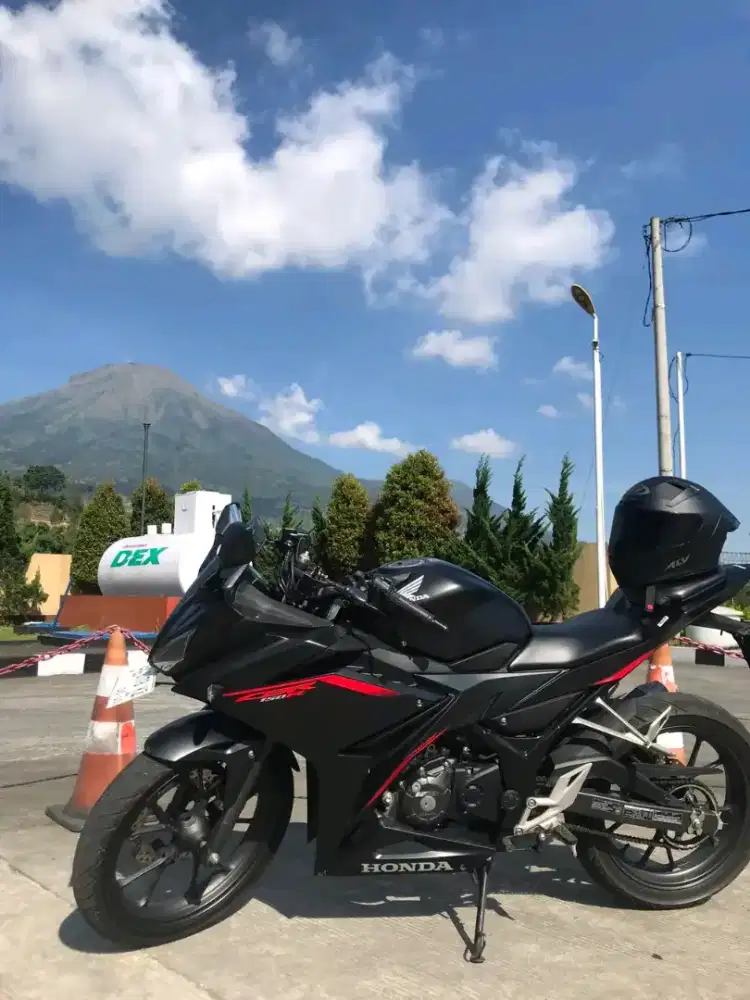 Honda CBR 150R tahun 2020 Facelift (jual SATSETT)