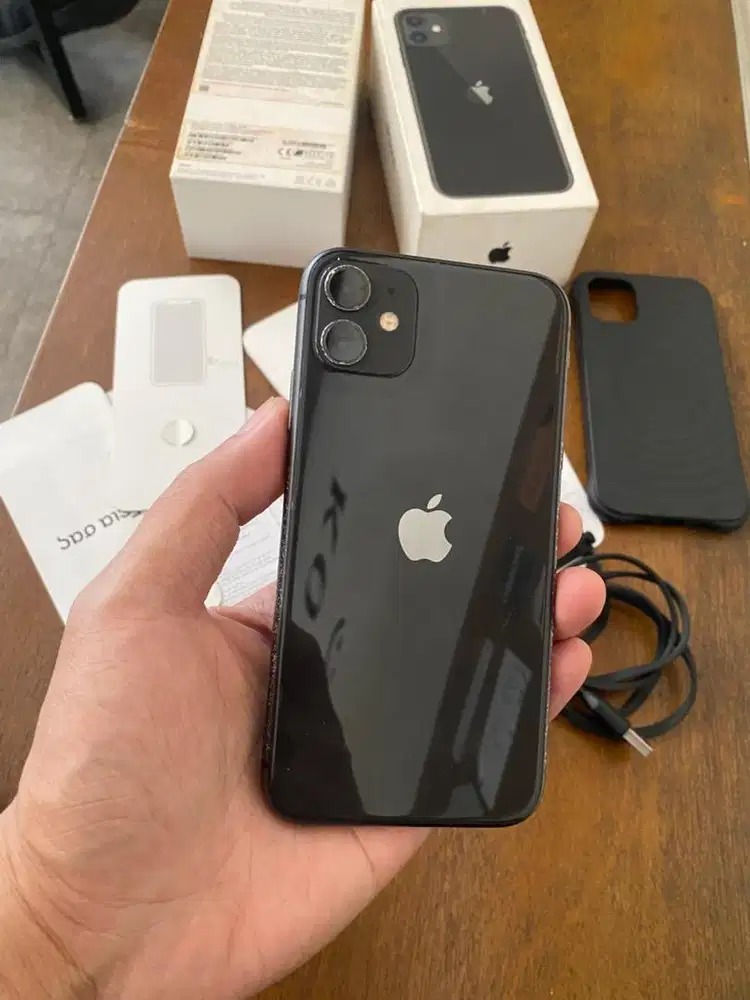 Dijual iPhone 11 64gb sinyal all operator