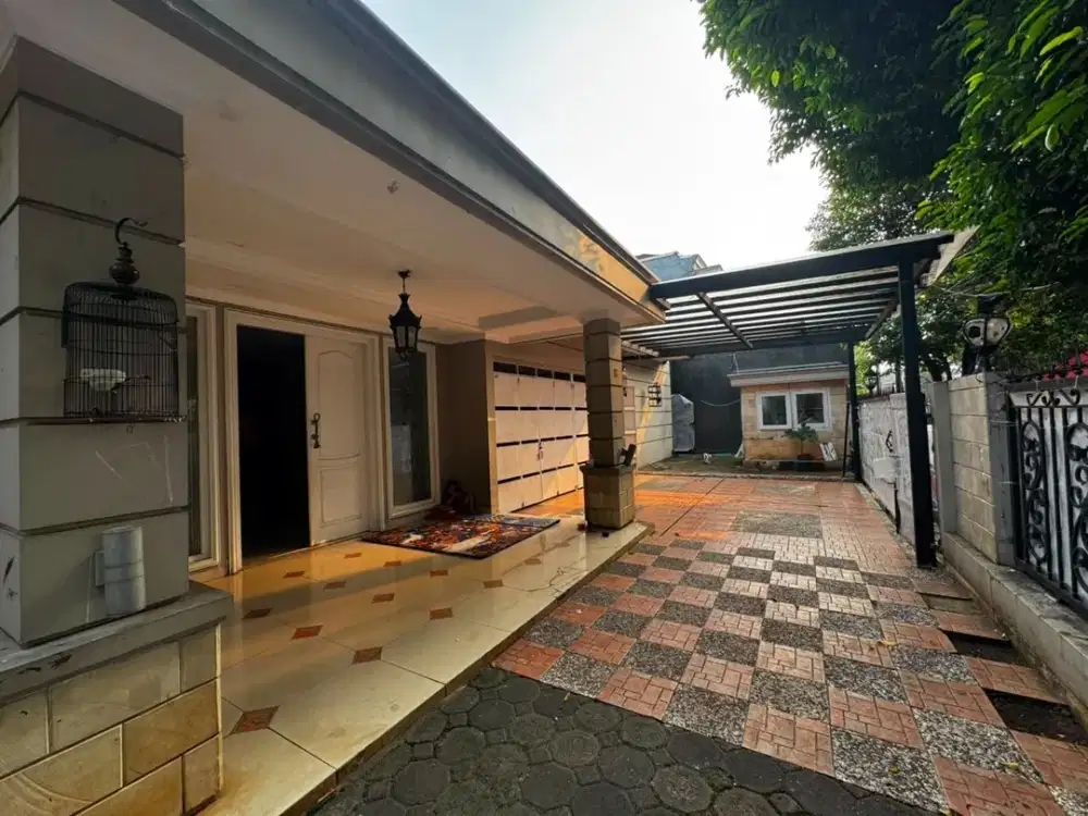 Rumah di Radio Dalam sangat strategis dekat Pondok Indah Mall
