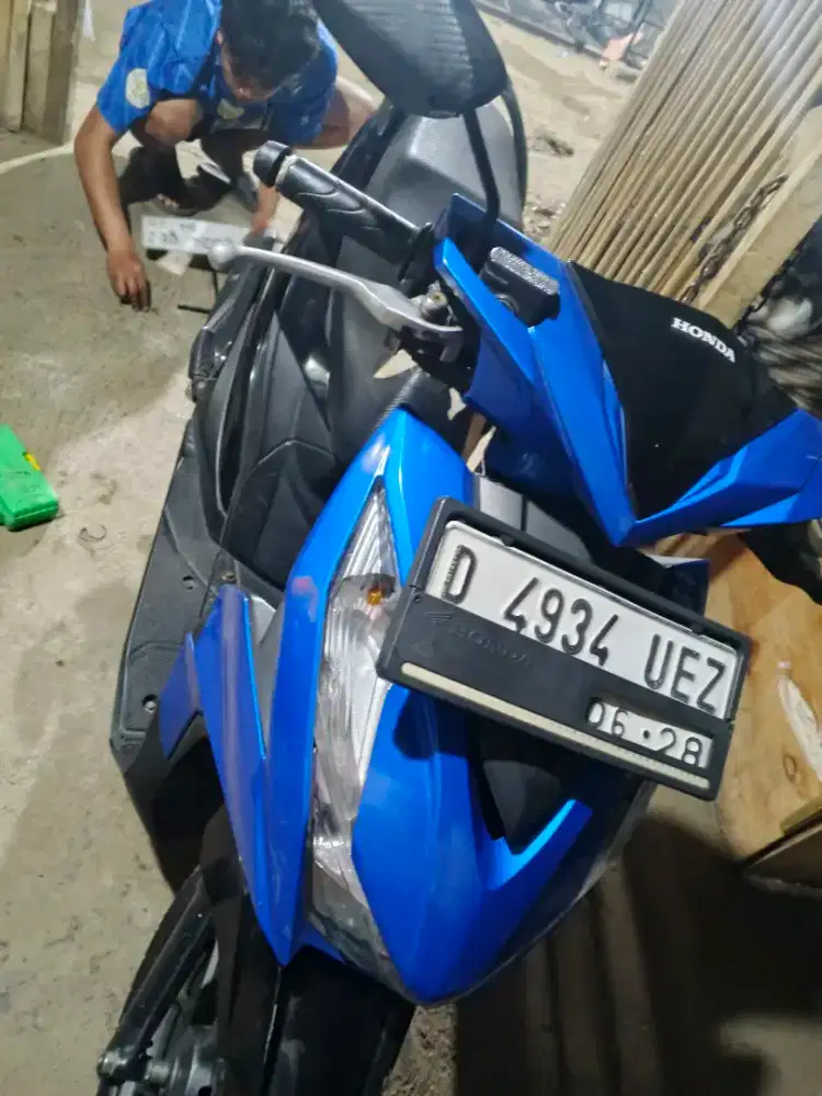 Beat CBS 2023 biru