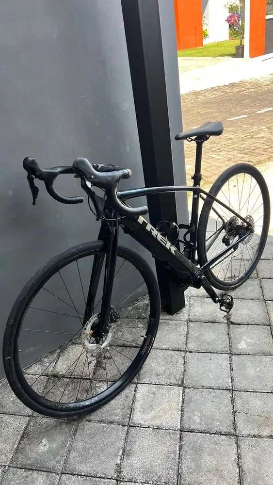 Road Bike Trek Domane+ ALR E bike