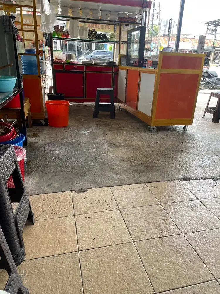Di butuhkan org jualan dan kasir