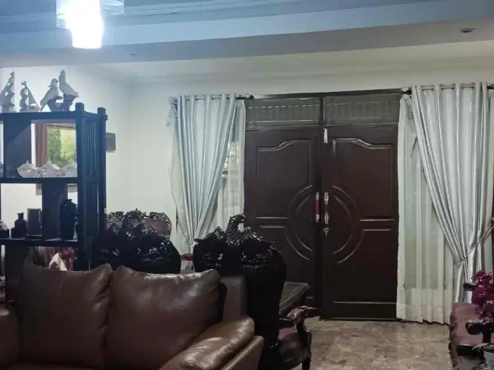 dijual rumah 2 1/2 lantai di kayu putih jaktim