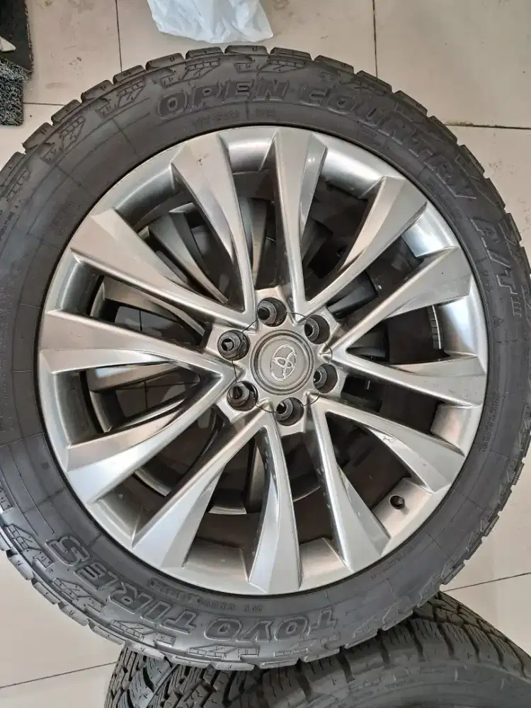 VELG OEM TOYOTA + BAN R22
