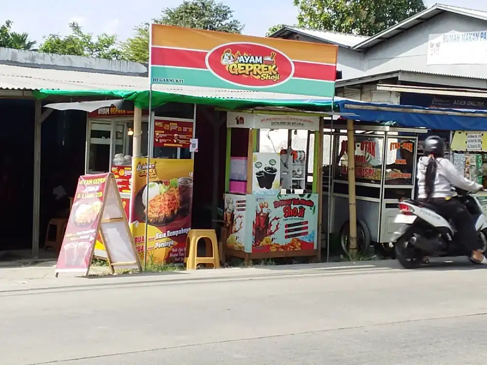 Cari pegawai buat di ayam geprek