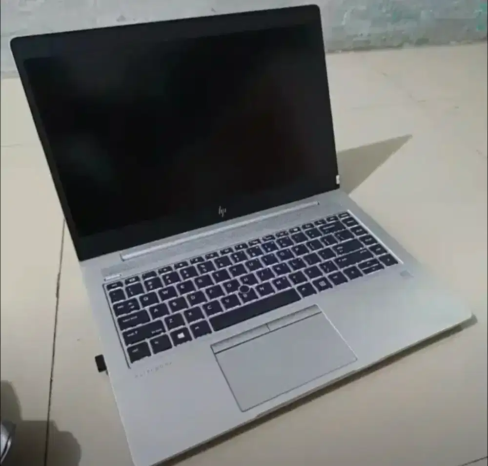 Laptop HP elite book 745 
G5 amd ryzen 7pro 2700u ram16gb  fingerprint