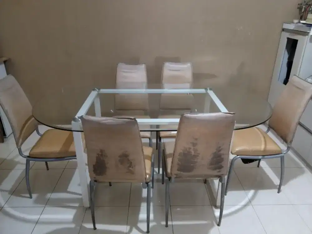 Meja makan kaca 6 kursi