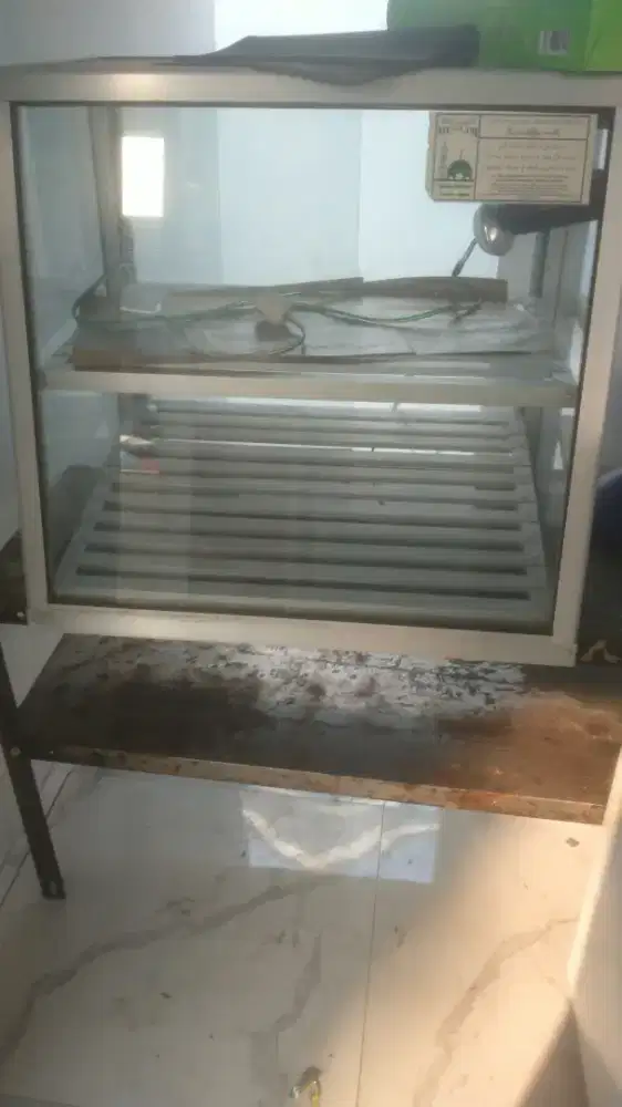 Dijual etalase buat ayam Krispy lengkap lampu pemanas nya