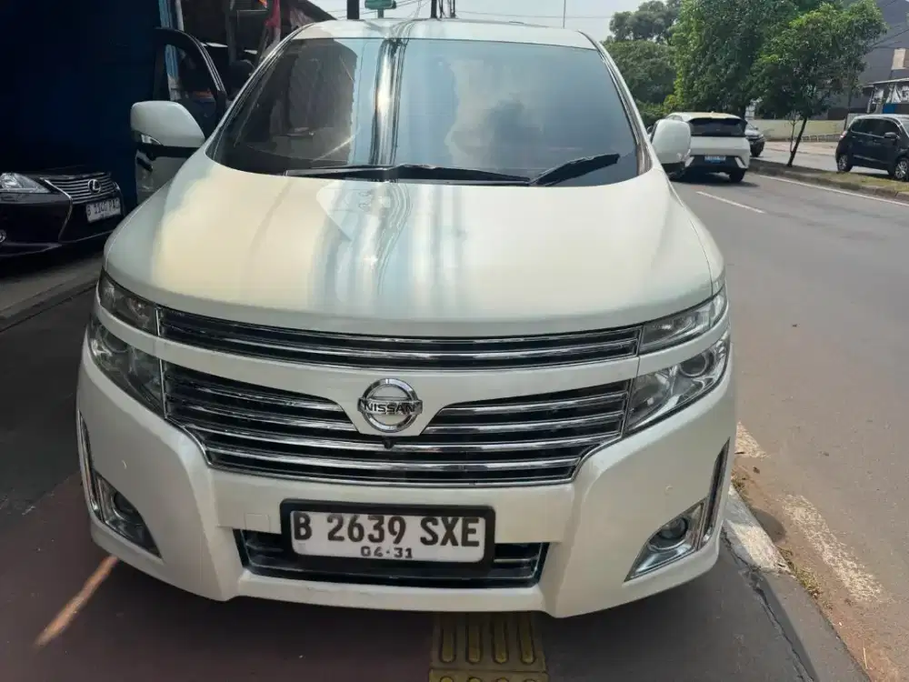 Nissan elgrand th 2011 AT 2.5 HWS
