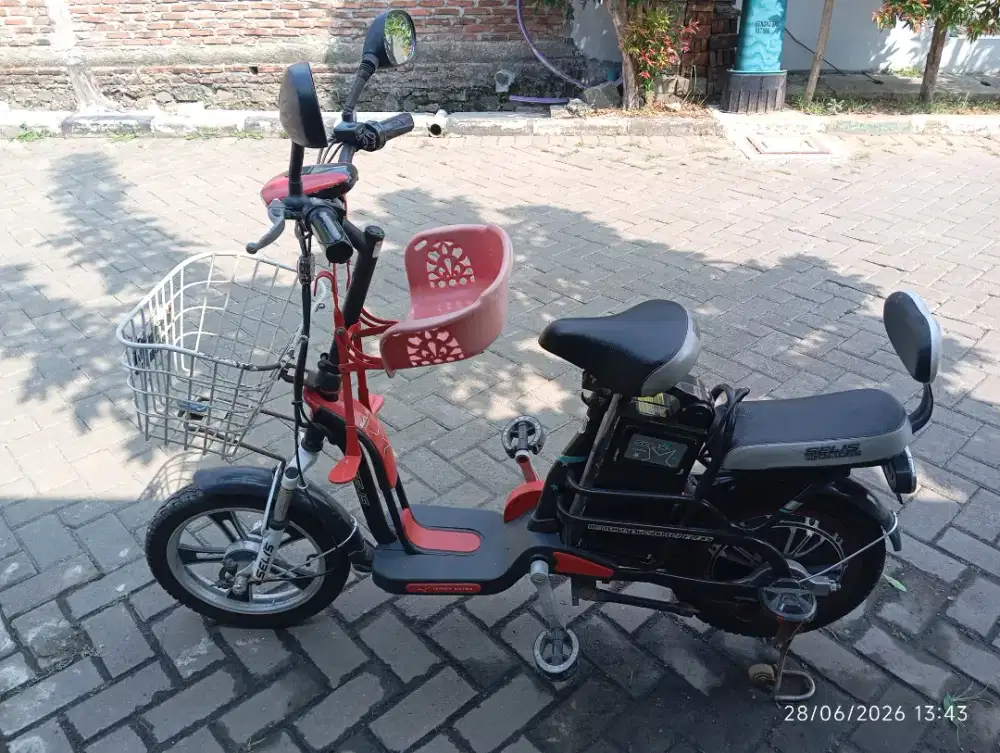 Sepeda Listrik Selis