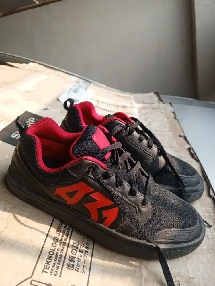 Sepatu sepeda MTB Atrione