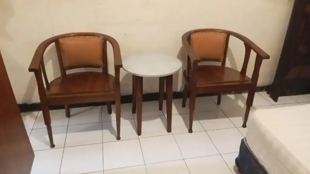 SET KURSI JATI TUA DAN MEJA MARMER