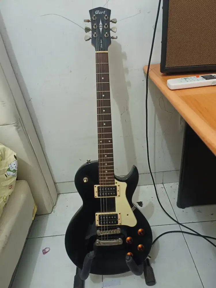 Dijual gitar listrik cort cr 100